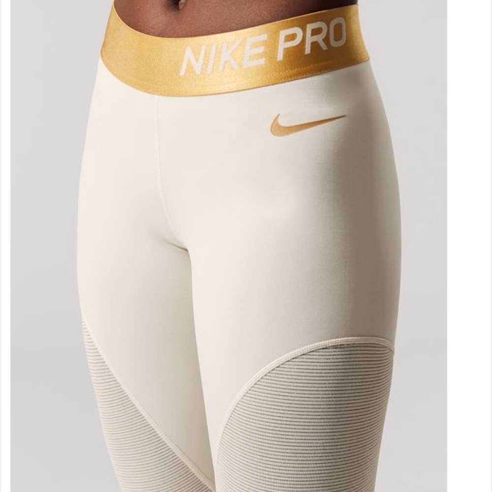 ✨ Gold Nike Pro Leggings 7/8
